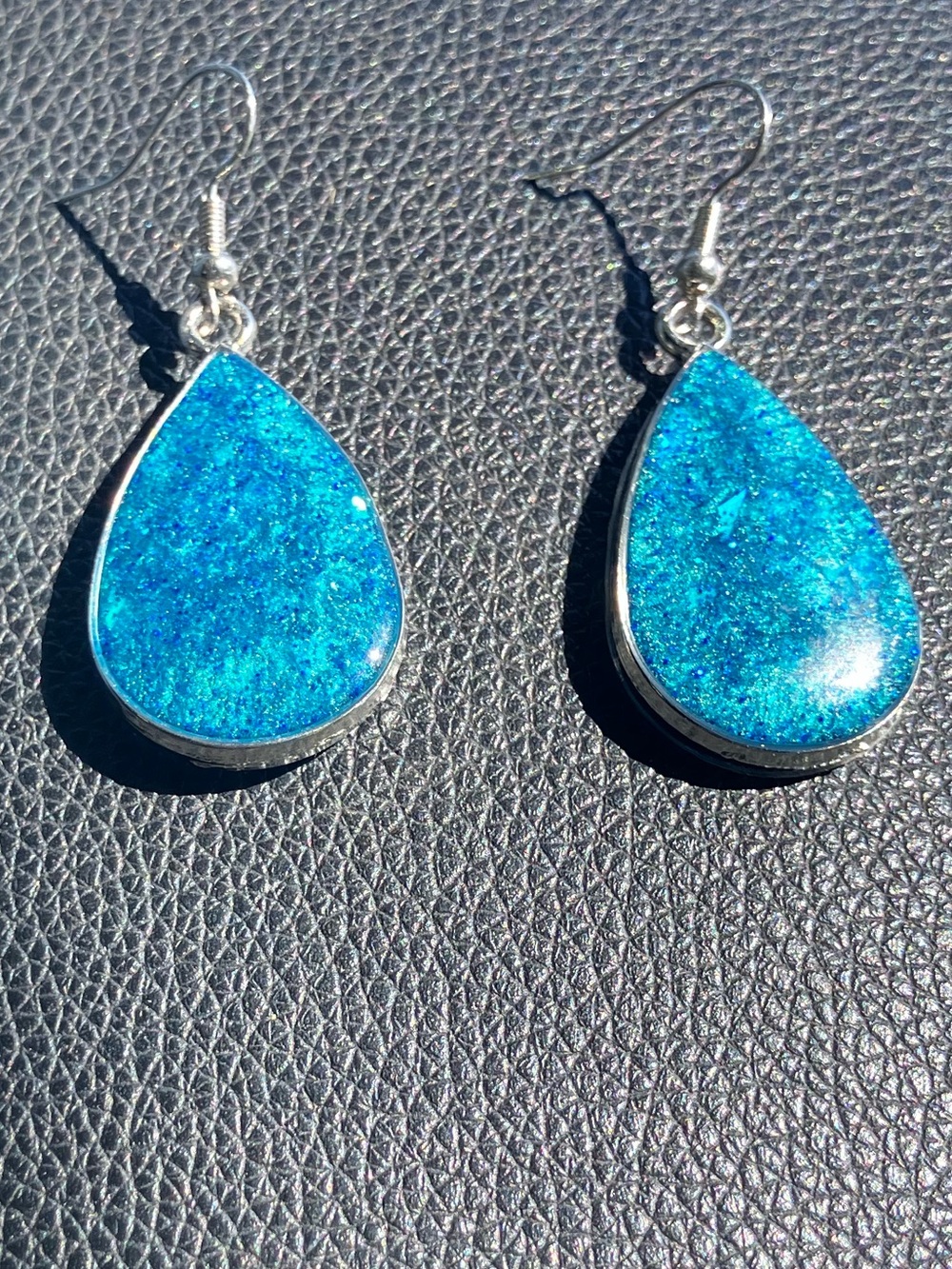Blue opal inspired teardrop resin dangle earrings - Picture 3 of 6